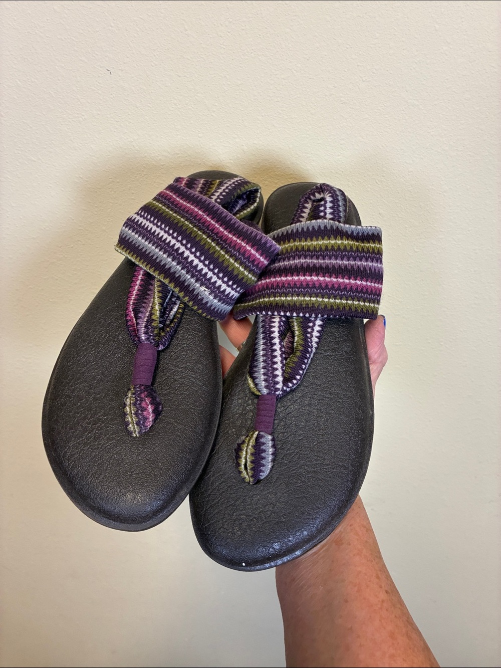 Sanuk Purple Striped Fabric Toe-Loop Sandals, Size 9